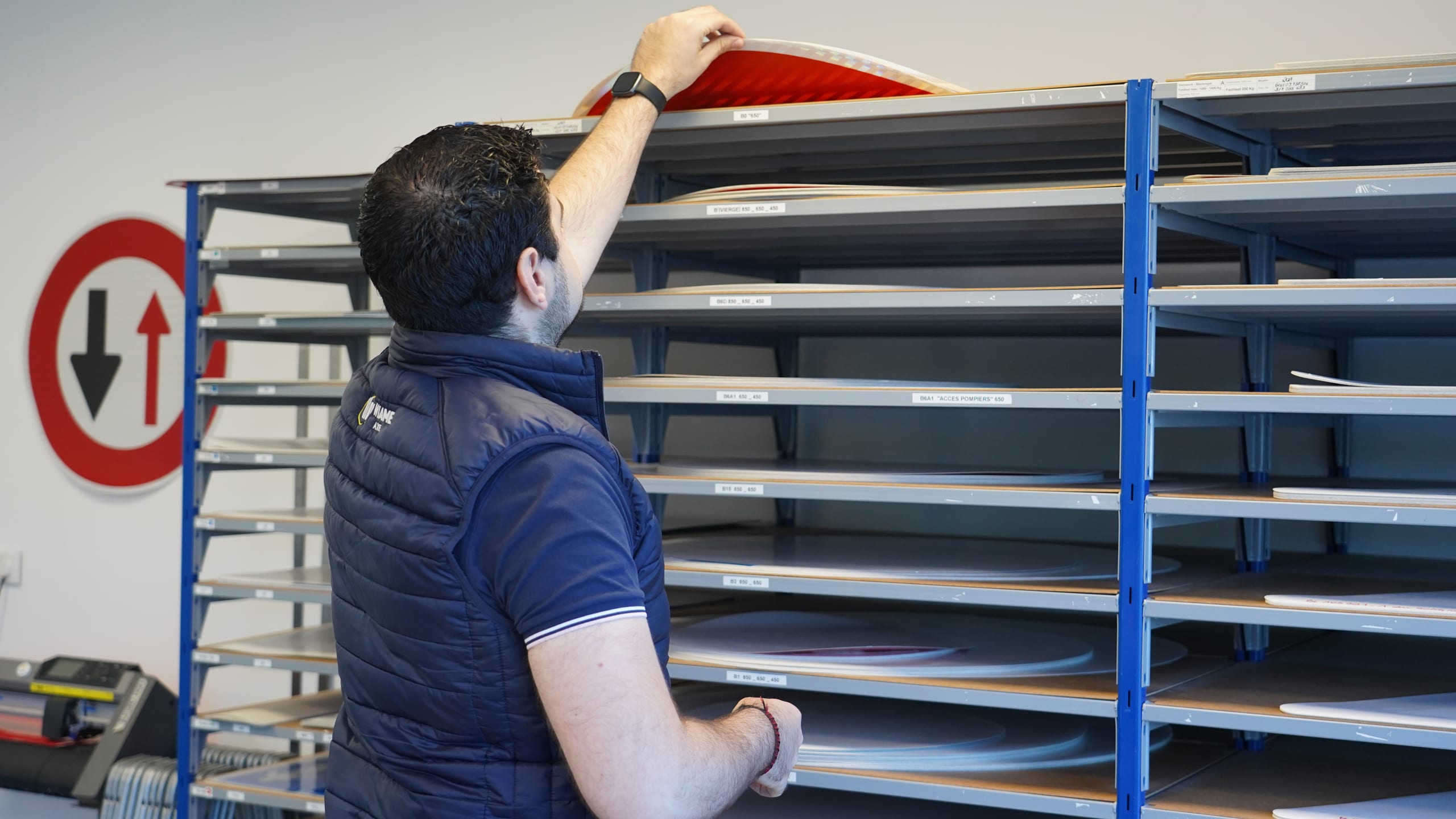 Fabrication de panneaux dans l'atelier de finition